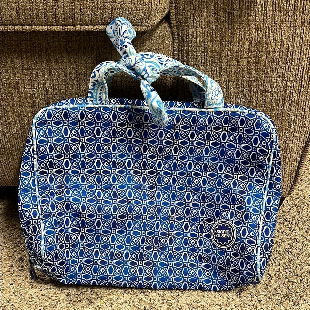 ⭐️3/$20 Sigrid Olsen Blue Geometric Travel Bag with Durable Fabric